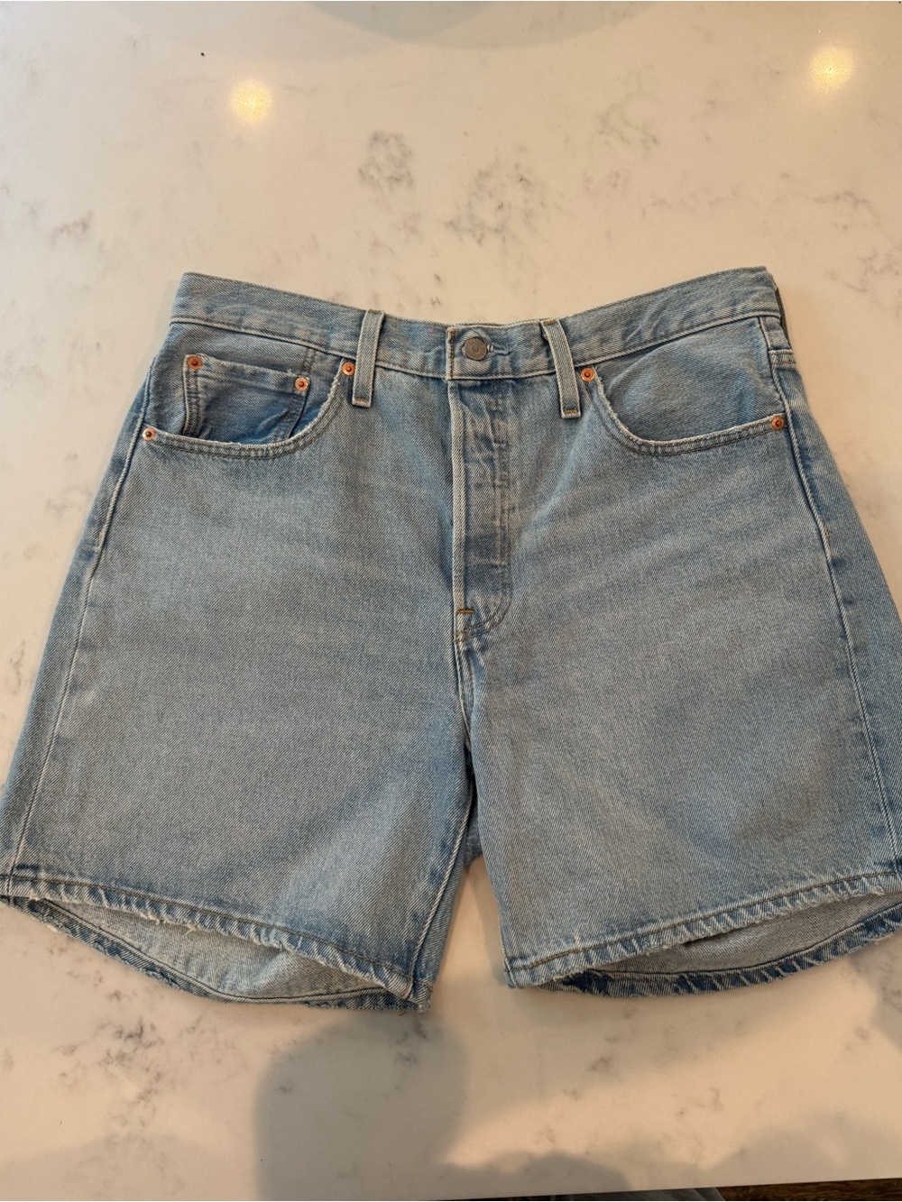 Levi’s 501 Mid-Thigh Denim Shorts Size 31